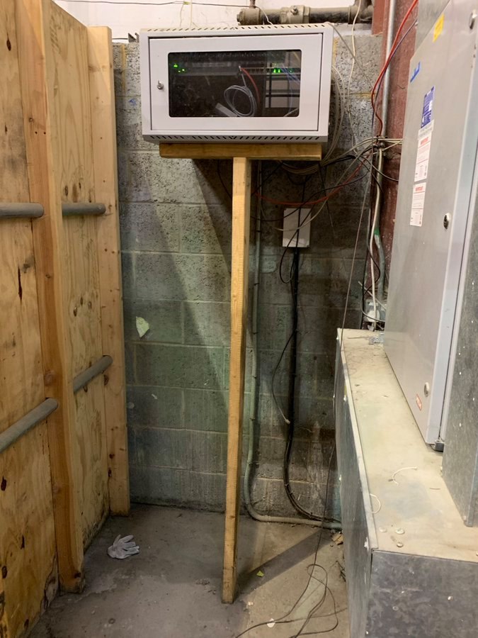 OrhanErgunCCDE's tweet photo. Router on a stick 😀 https://t.co/z4en9h2QPE