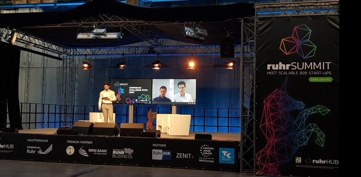 RuhrHub's tweet photo. Wir starten mit dem Pre-Event des #rs2020 ➡ Match your #Corporate!
Je 3 #Startups stellen innovative Lösungen für 3 #Challenges vor, die @siemensenergy im Vorfeld definiert hat. Acht Start-ups stellen ihre #Lösungen vor. Challenge Nr. 1 mit Amberoad, Snaatch und @wetog_de. https://t.co/N0iNLkRIi5