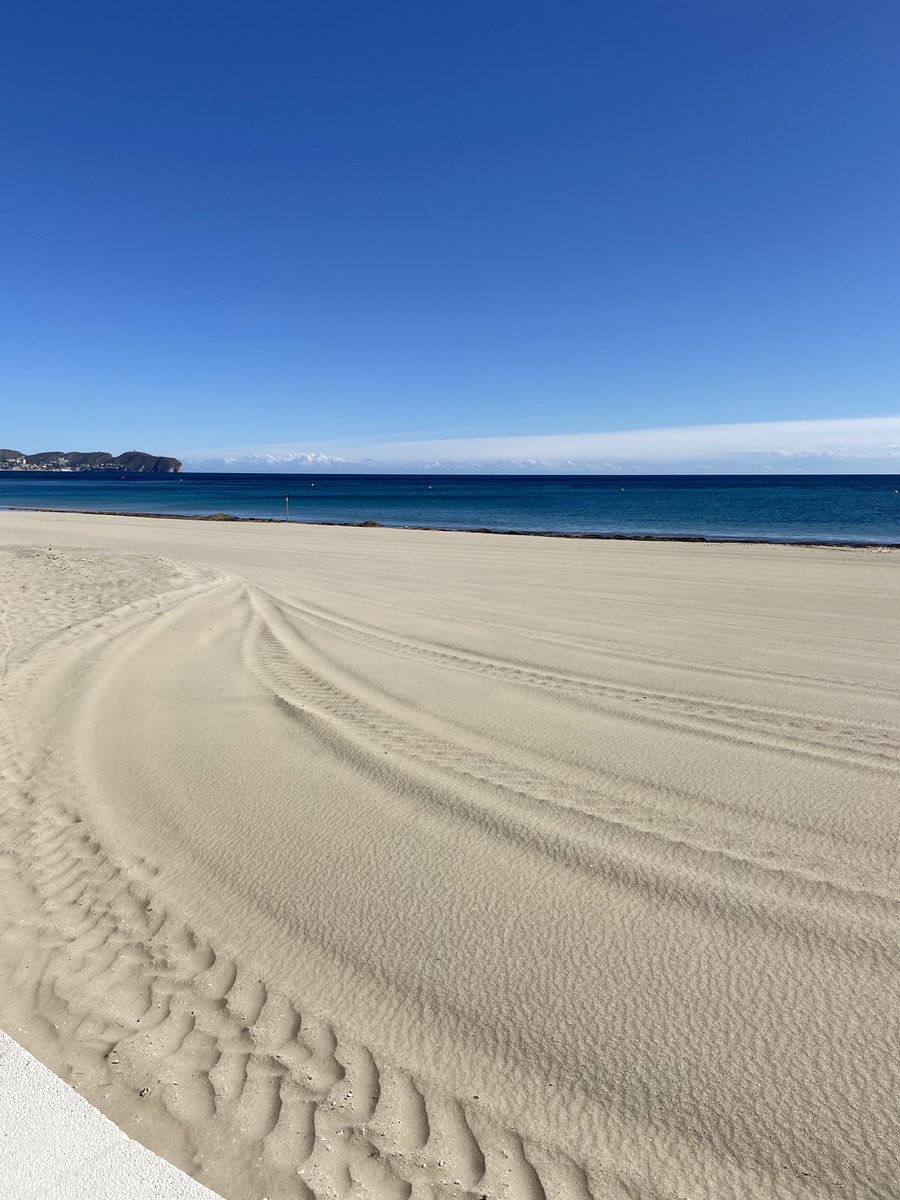 ultimateretreat's tweet photo. The beaches in Calpe are in fine order, we cannot wait to welcome retreaters once more starting in Feb 21. Miss you all ❤️#ultimateretreat https://t.co/j5vD8IH0Kq