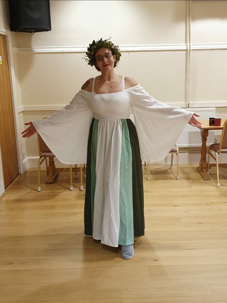So it's #halloween this #weekend I thought I'd have a go at being mother earth ❤
Lot's of food learning and giggles with the titillating Tuesday morning group 😅.
What will you be in group this week?
#justforfun #fancydress
#giggles #Tuesday #slimdown #slimwithrebecca https://t.co/fPZadVhThT