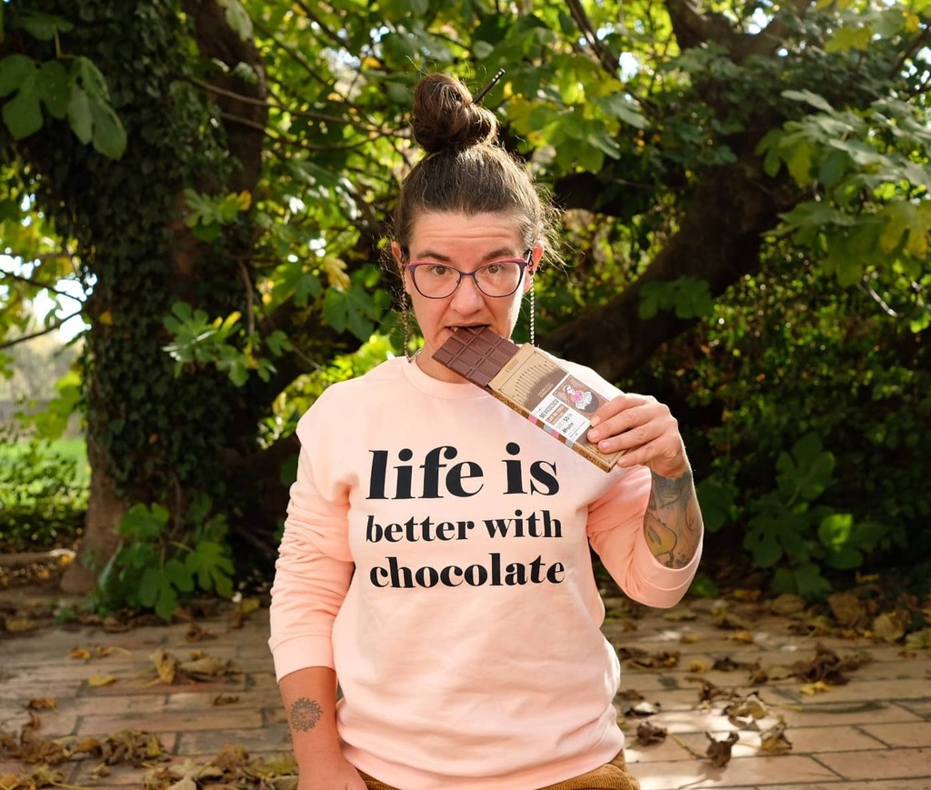 justinevirideau's tweet photo. J'aime autant mon boulot que pédaler @kahtcao
.
#epiceriefine #ChocolatArtisanal #BeanToBar #delafevealatablette #chocolat #tablettedechocolat #cacaoexperience #madeinfrance #cacao #cacaolovers #laitdecoco #mexico https://t.co/3neqIEe1D1 https://t.co/77tPQ4iILS