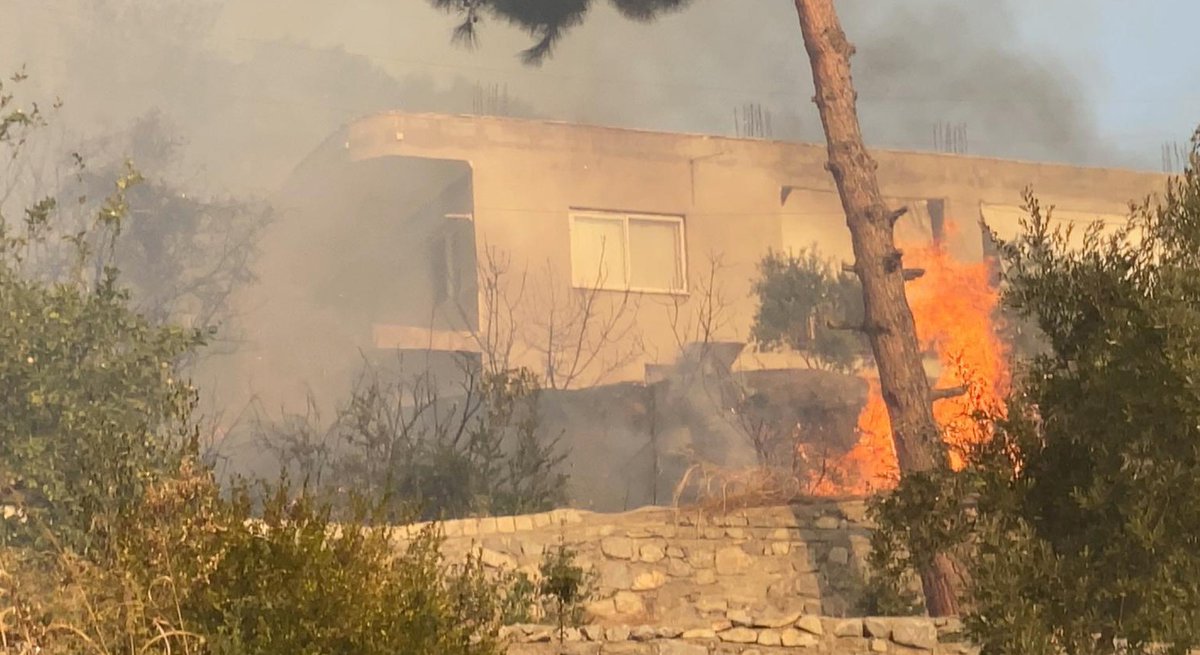 ihacomtr's tweet photo. Hatay'daki yangında annenin 'Çocuklarımı çıkarın' feryadı
https://t.co/d37WmNwFMP https://t.co/42sVTn1D54