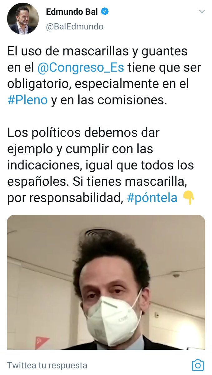 DoctoraGlas's tweet photo. Ay, @BalEdmundo, ¿recuerdas cuando hablabas de que los políticos debían dar ejemplo? ¿Qué ha cambiado?

Lo suyo es irresponsable e hipócrita. Mientras tanto mi alumnado pasa frío todos los días en el aula porque debe estar ventilada y si se quitan la mascarilla reciben un parte😤 https://t.co/vcNb79RbZO