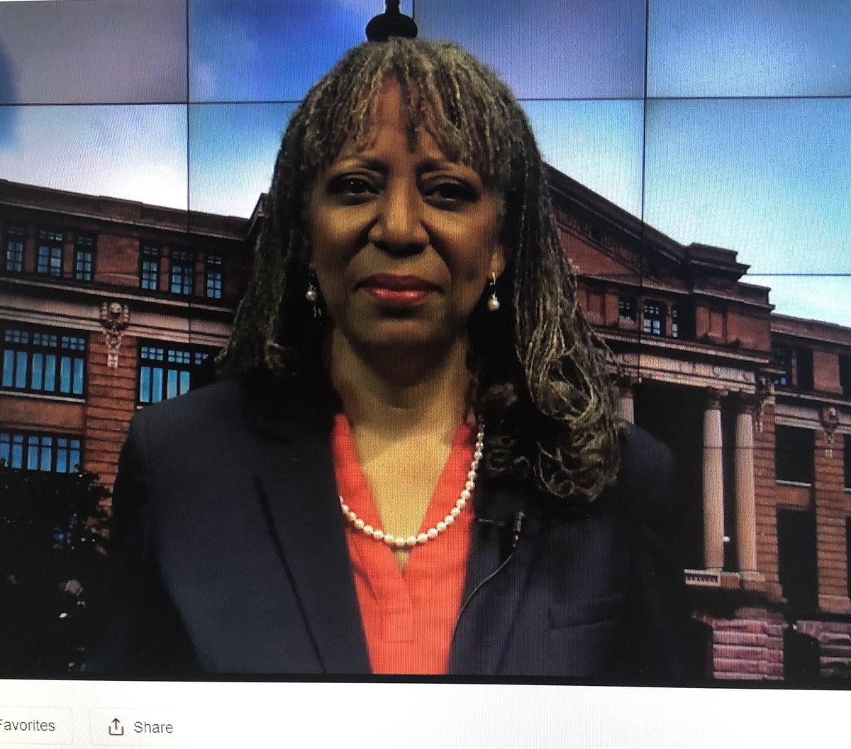 AhinesAmber's tweet photo. Literacy is the currency to opportunity. We gotta be bold and brave! The opportunity gap based on zip code can be closed! Every child deserves literacy currency!  @reading_league #TRLConf2020 https://t.co/VLRrJLzTCk