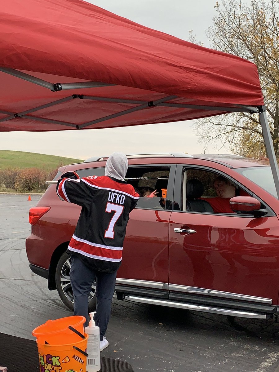 ChicagoSteel's tweet photo. Socially distanced trick-or-treating with the Steel last night! https://t.co/EUXjaXiH1j