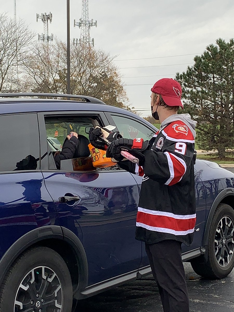 ChicagoSteel's tweet photo. Socially distanced trick-or-treating with the Steel last night! https://t.co/EUXjaXiH1j