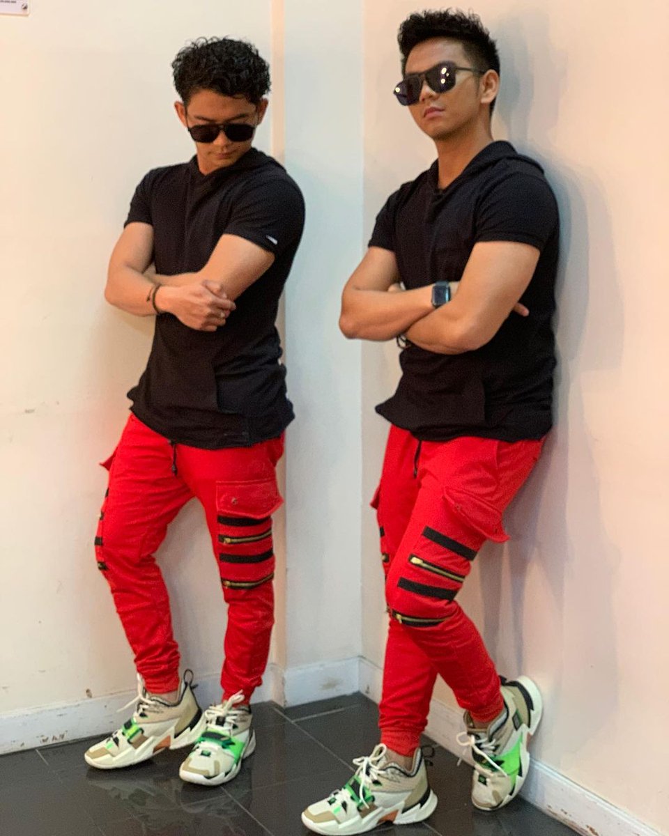 Semangattt abang <a href="/DA2_Rizki/">Rizki 2{R} Real</a> <a href="/DA2_Ridho/">Ridho 2{R}</a>  semoga acaranya lancar dan suksess ya bang #RizkiRidhoDiSiletAwards2020