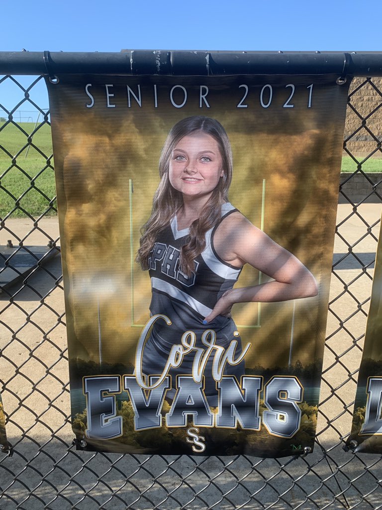 Happy SENIOR week to our goofy boss lady Corri Evans!!😎🤪💛

“I love that I have 20+ girls plus aydan that I can call family on and off the mat!” -Corri when asked about her favorite part of Sandite cheer 💙🍭🌈🌟🐾