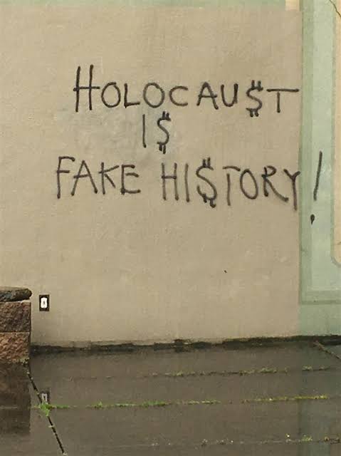 Muhamma64041336's tweet photo. Stop insulting islam otherwise history will repeat.
#Holocaust
#Fakeholocaust
#الا_رسوال_الله https://t.co/salqv8MAir