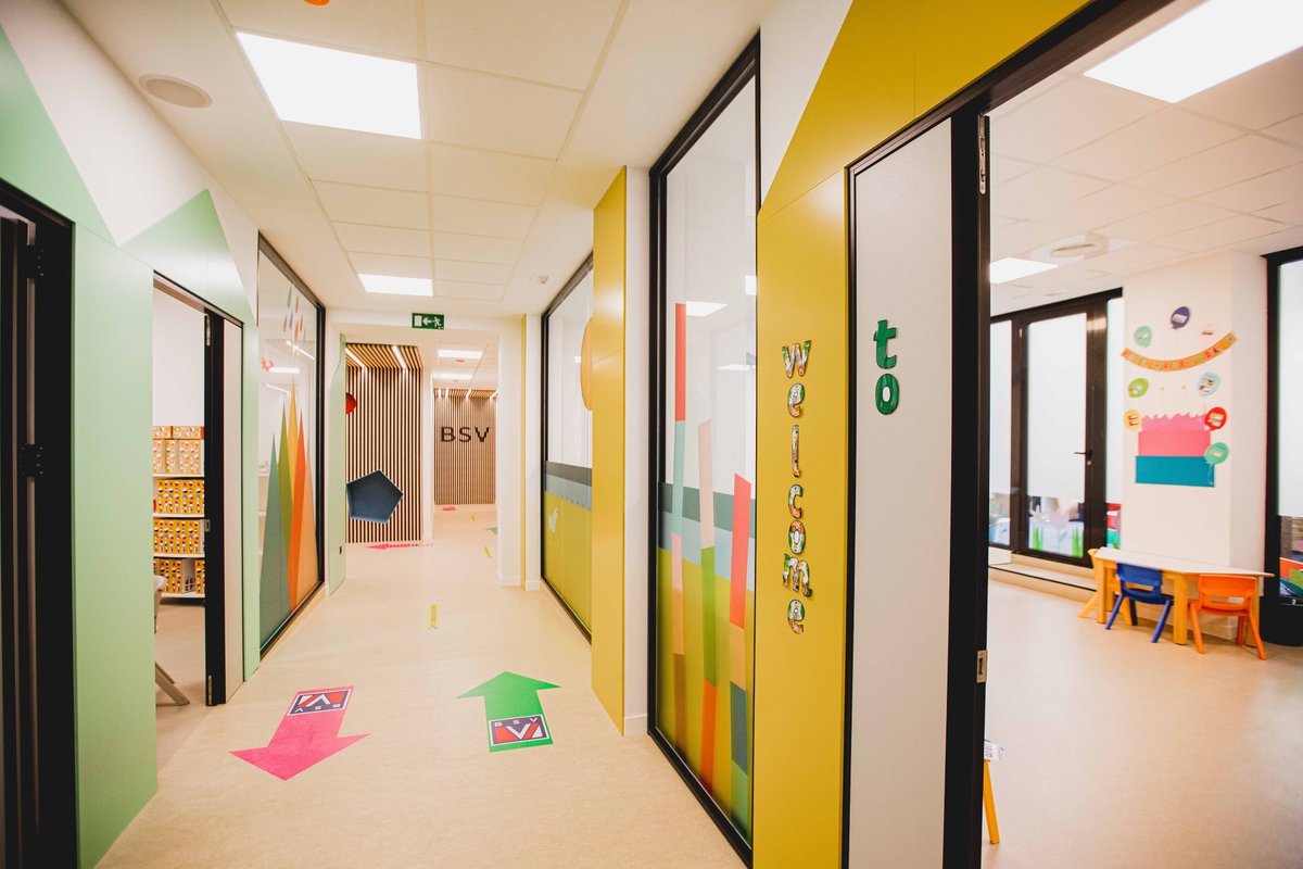 BritishValencia's tweet photo. ¡Para que no os perdáis detalle de nuestros flamantes nuevos espacios de Early Years! 🎊🥳 Más 📷➡️ https://t.co/B2j3KpWRYp
#BSV #BSVMakeOver #CognitaWay https://t.co/5pNmpIbWc7