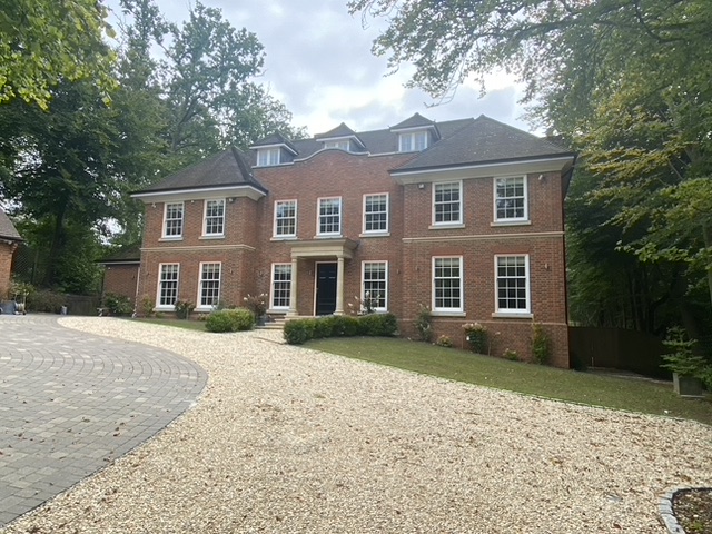 KeyStonework's tweet image. Dry-Cast Portico, Cills &amp;amp; Strings to enhance a stunning property in Buckinghamshire #caststone #portico #stonecills #stonework #stringcourse