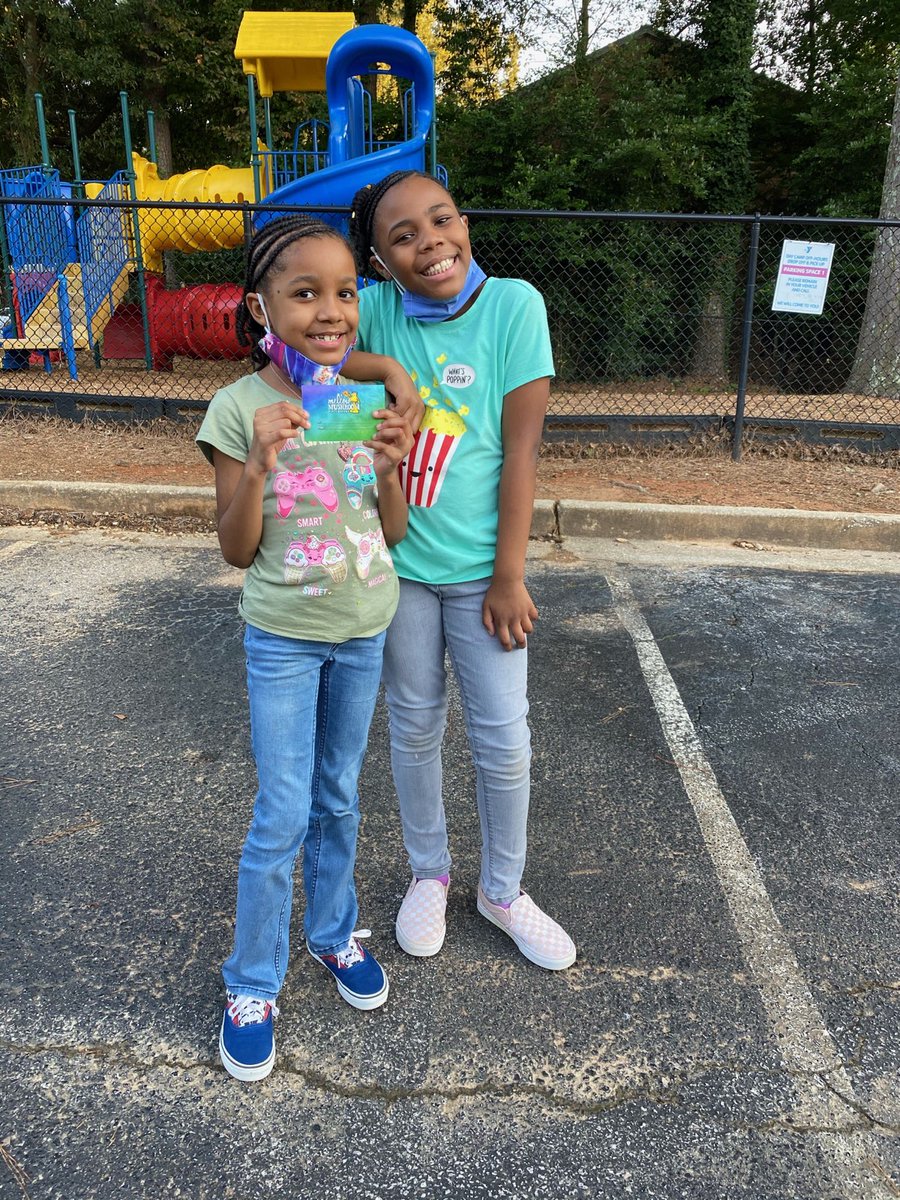 atlantaymca's tweet photo. Thank you to our community partner @MellowMushroom who donated gift cards for pizzas to our families in need, as part of their Pie for a Pie promotion! This treat put a smile on their faces, warmed their hearts and filled their bellies! Find out more: https://t.co/T3PnyXVgek https://t.co/IAoWJZrvI3