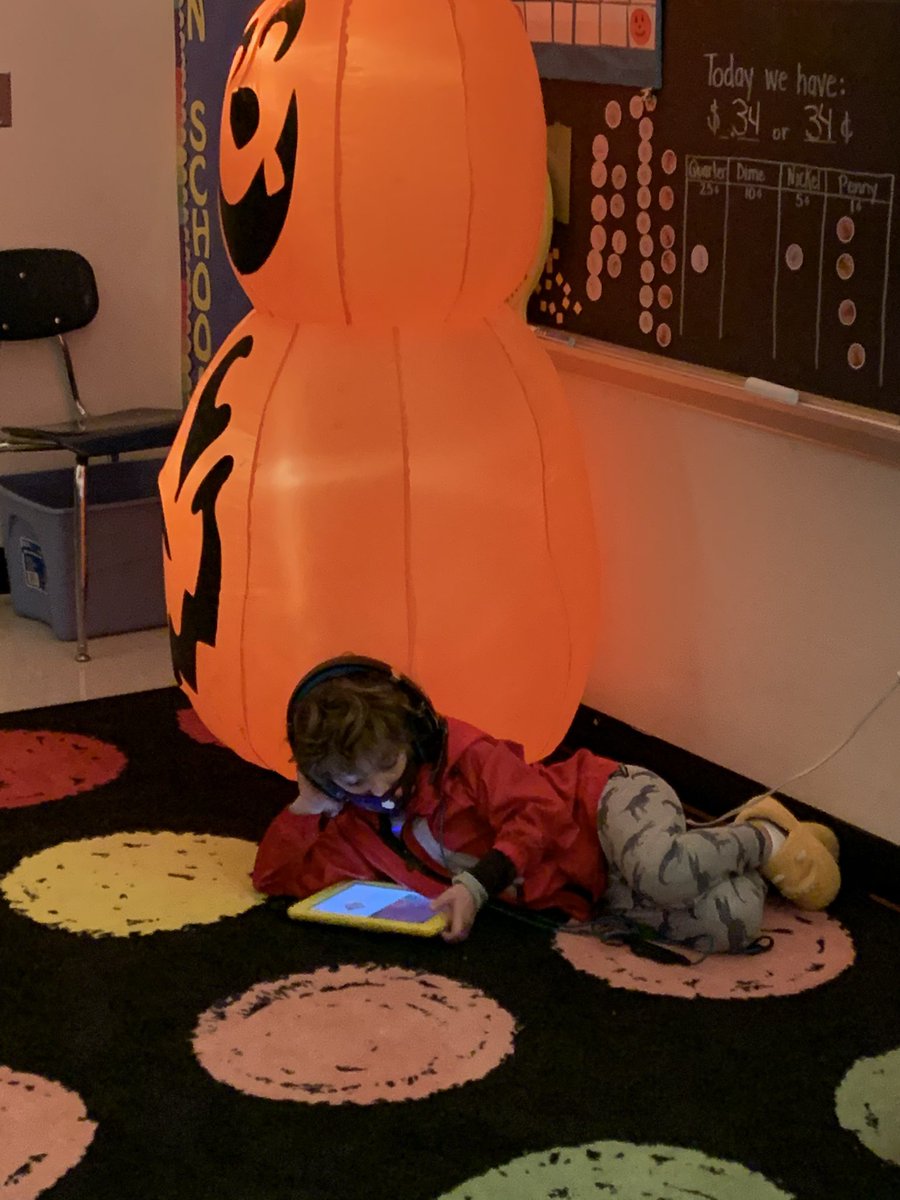 SaraCreelyCB's tweet photo. Some 2nd grade Halloween fun for hybrid 1!! @CBColdSpringES 2nd grade is enjoying glow reading and special Halloween activities in their PJs today!! 🎃👻 https://t.co/HFvTRCQMMu