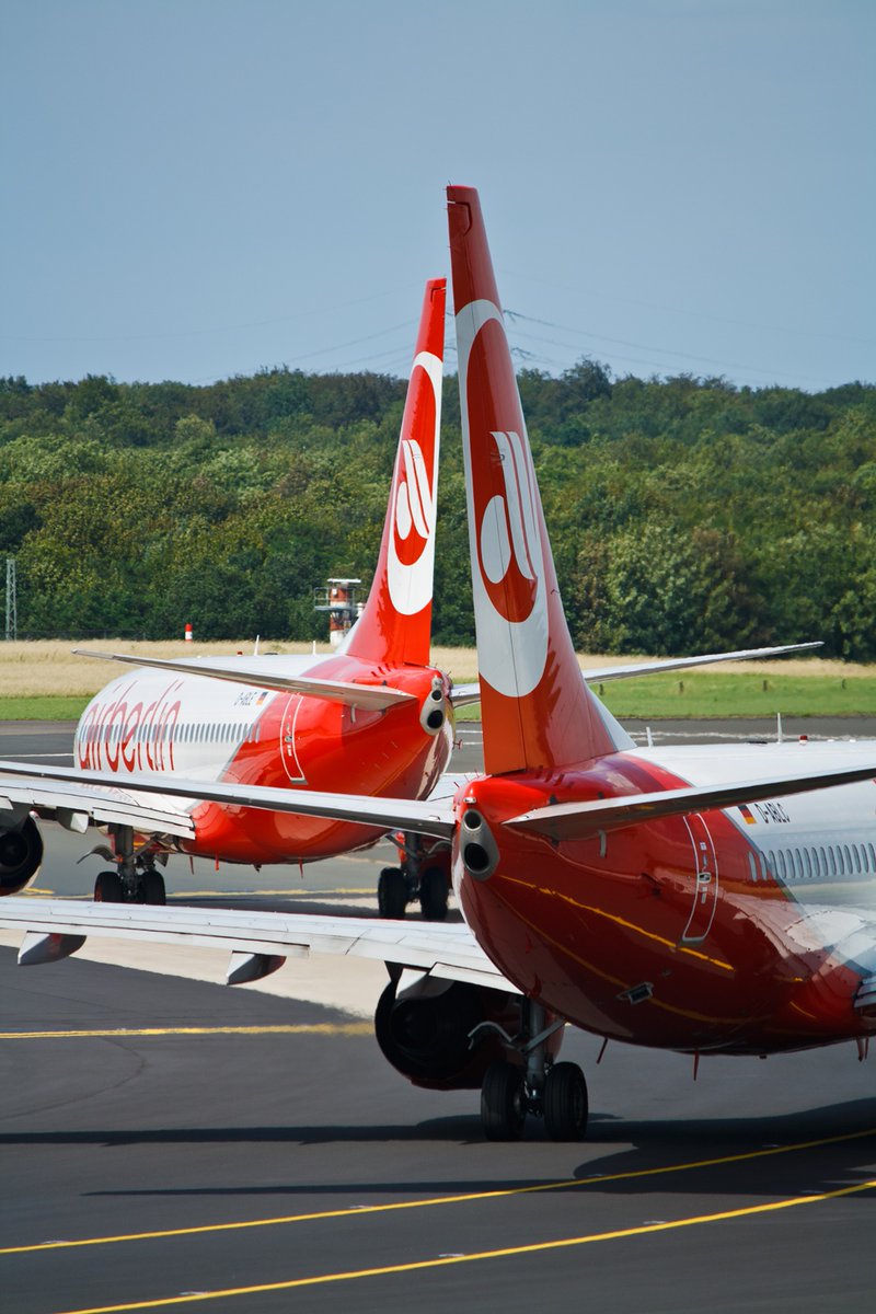 Anlässlich des letzten Fluges von Air Berlin heute vor drei Jahren haben wir mal im Archiv gewühlt, um ein paar Erinnerungen zu wecken. 

Walking down memory lane... R.I.P. #AirBerlin.
