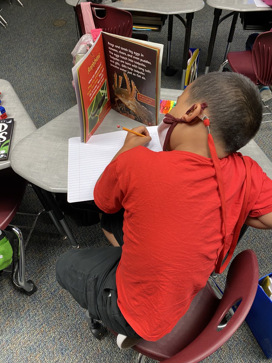 We’re loving our Non-fiction books unit! Recording our noticing and questions. 👏🏼😍 <a href="/KISD_Literacy/">KleinISD ELA</a> <a href="/KleinISD/">Klein ISD</a> <a href="/EppsIslandKISD/">Epps Island</a>