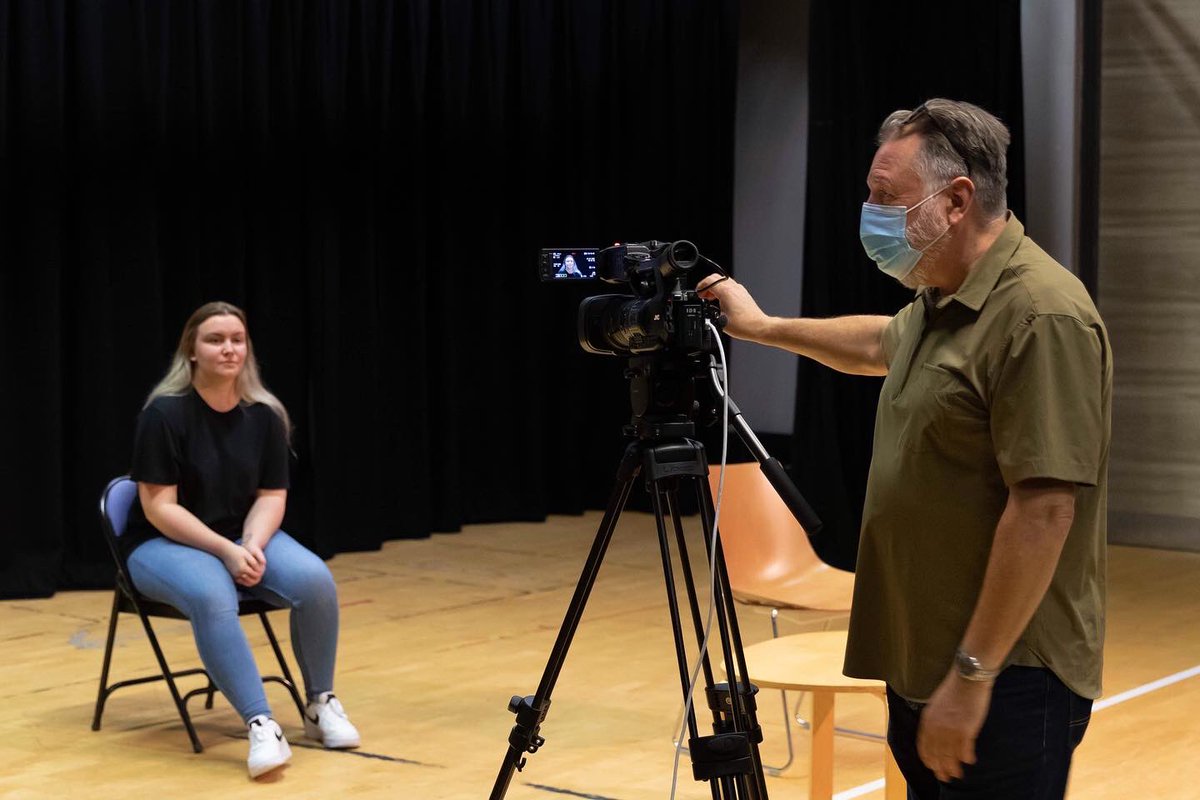 uniofbeds's tweet photo. Our Media & Performance students have had a great workshop this morning with actor & director Rick Platt! 🎭 #UniofBeds #Media #Acting #MediaPerformance https://t.co/dXrVmCT0IZ