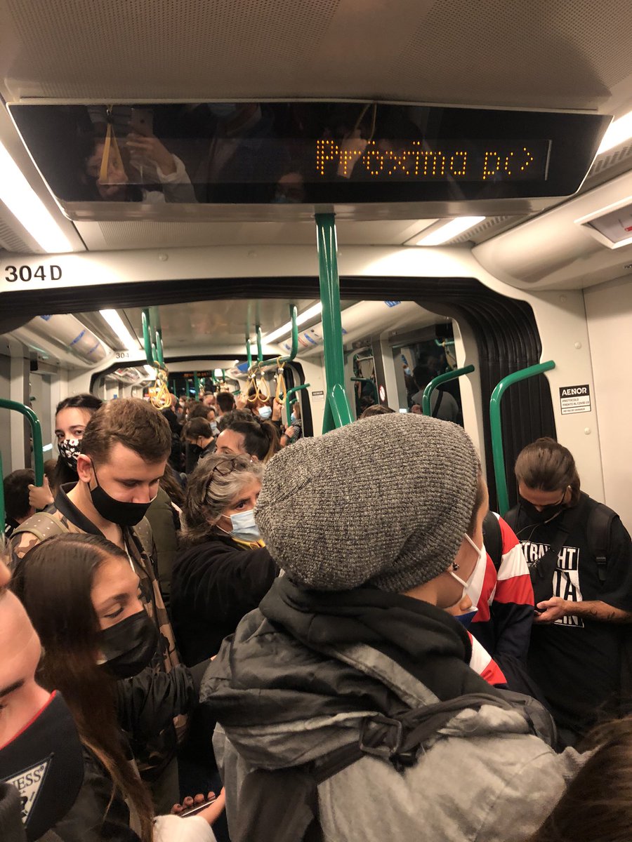 El metro de Granada a esta hora??? 😰🤯😶😷🤧