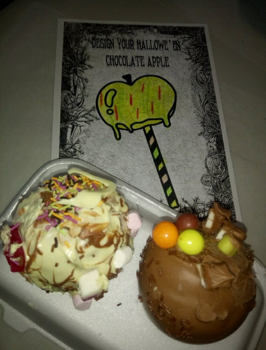 arcyoungpeople's tweet photo. Having a great #MSLTP Halloween day today @arcstockton! Chocolate apples have been well decorated and we're just about to start a spooky makeup session 🎃👻🙌🏼 https://t.co/yaytNr0T8T