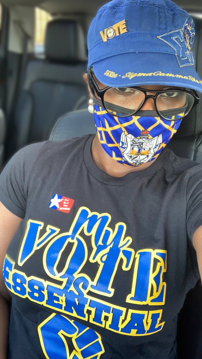 sdot1922's tweet photo. We #VOTED early... 15 minute wait time!
Let your voice be heard! EVERY VOTE COUNTS!!
#SgrhoVotes
#TCWWVotes
#WhenWeAllVote
#StrollToThePolls https://t.co/XDzSq0Rk4c