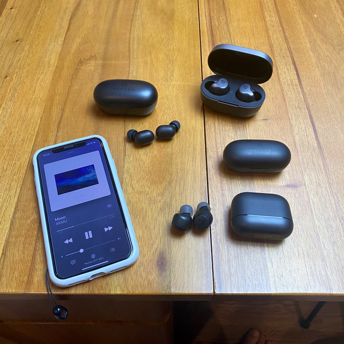 namedkenn's tweet photo. New exciting stuff coming! #SoundpeatsH1 #EdifierX3

By the way, first impression compared to GT1 XR, Edifier sounds fuller where Haylou lacks the most: bass 🔊 https://t.co/hJLDvWGm2S