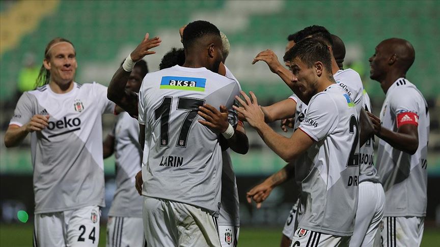 📊 İddaa, Süper Lig şampiyonluk oranlarını güncelledi.
▪️1.85 Fenerbahçe
▪️3.90 Galatasaray
▪️7.00 #Beşiktaş
▪️9.00 Başakşehir
▪️11.0 Alanyaspor
▪️15.0 Trabzonspor https://t.co/ZABsIeil9U