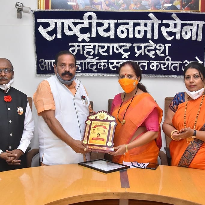 TheViralPost1's tweet photo. राष्ट्रीय नमो सेना राष्ट्रीय सेवा के लिए समर्पित माननीय प्रधानमंत्री श्री नरेंद्र मोदी के विचार से प्रेरित राष्ट्रीय उपाध्यक्ष किशोरभाई भंडारी
https://t.co/7jThfblQZPरषटरय-नम-सन-रषट/
https://t.co/kSKdVe1s6u https://t.co/YXVylphPwn