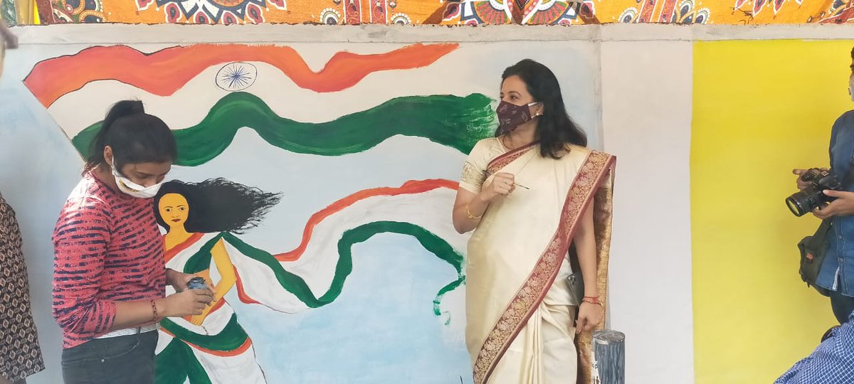 संभा०आयु०<a href="/drarushimalik/">Dr.Arushi Malik IAS</a> के निर्देशानुसार शहर सौन्दर्यीकरण के तहत नगर निगम अजमेर ने कलेक्ट्रेट परिसर दीवारों पर चित्रात्मक पेंटिग कर #कोरोना जागरूकता के लिए किया प्रेरित,महोदया ने किया योगदान और कार्यो की सराहना |
#NoMaskNoEntry
<a href="/RajGovOfficial/">Government of Rajasthan</a> 
<a href="/RajCMO/">CMO Rajasthan</a>