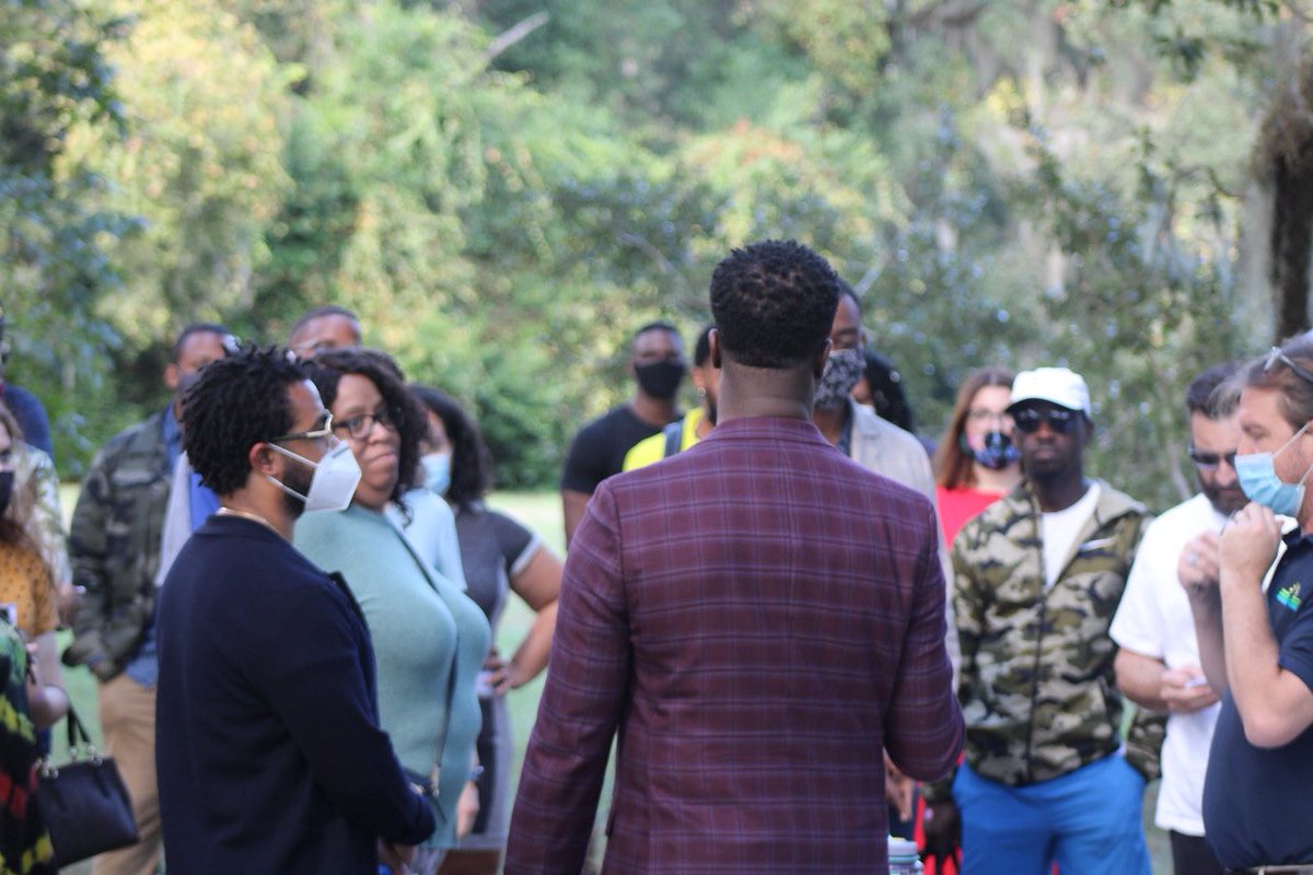 DEJacksonii's tweet photo. The opportunity to cultivate this present and future cadre of Black Christian leaders for global ethical impact is beyond an honor! #philosaal #philosproject #drdejii https://t.co/EaR4a4xViT
