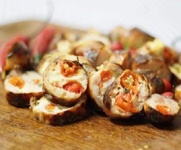 Viverbemeuquero's tweet photo. Dicas Deliciosas - LINGUIÇA CASEIRA RECHEADA COM ESPECIARIAS!
#receitas #receitassaudaveis #receita #linguiça #comida #comidadeverdade #carne #carnes #comidacaipira #fogaoalenha #churrasco #churras #churrascoemcasa #churras https://t.co/HGhG1dI2Mg
