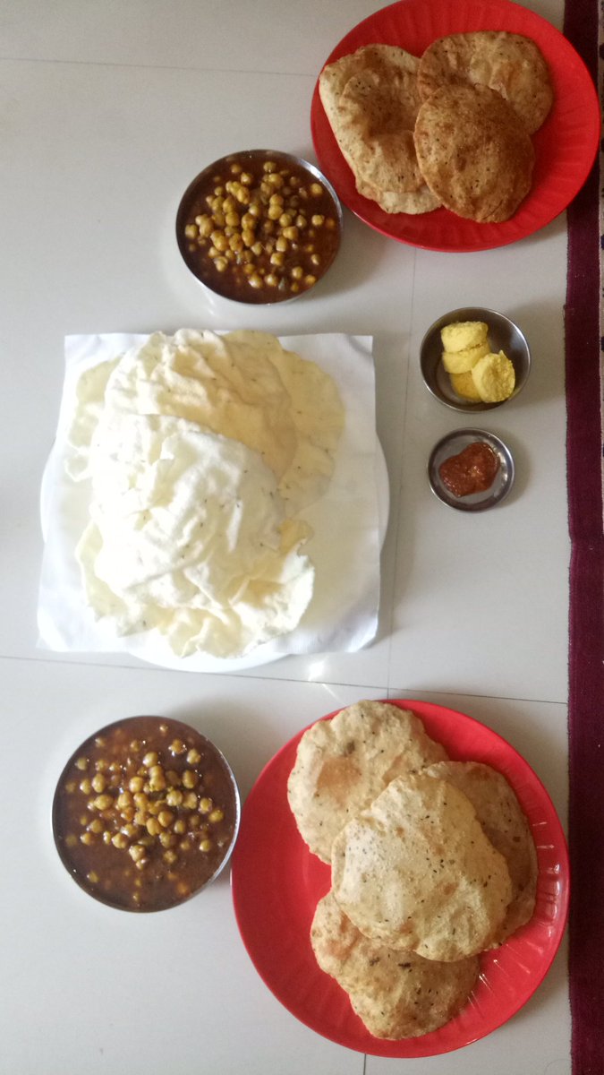 Rabipandacug's tweet photo. Attempted something new today! #LunchTime
#CholeBoture
#କାବୁଲିଛଲା
#GujaratiRicePapad
#ଗୁଜୁରାଟୀଚାଉଳପାମ୍ପଡ଼
#MangoPickle
#ଆମ୍ବଆଚାର
#AmulKesarPeda
#ଅମୁଲକେଶରପେଡା
ତଳେବସି ବାଡେଇ ଦେଲୁ 😛
#FoodieOdias
#ଖାଇଉଡେଇଦିଅ 😛
#ଖାଇବାପାଇଁବଂଚ 😛 https://t.co/dfqHMdGxz1