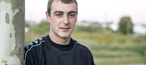 L’Álvaro recorda l’entrada a la presó de Quatre Camins gairebé com un descans. ‘Una vegada vam arribar a la presó, el tracte que vam rebre per part dels funcionaris va ser molt diferent del que havíem rebut per part dels Mossos'

vilaweb.cat/noticies/ens-v…