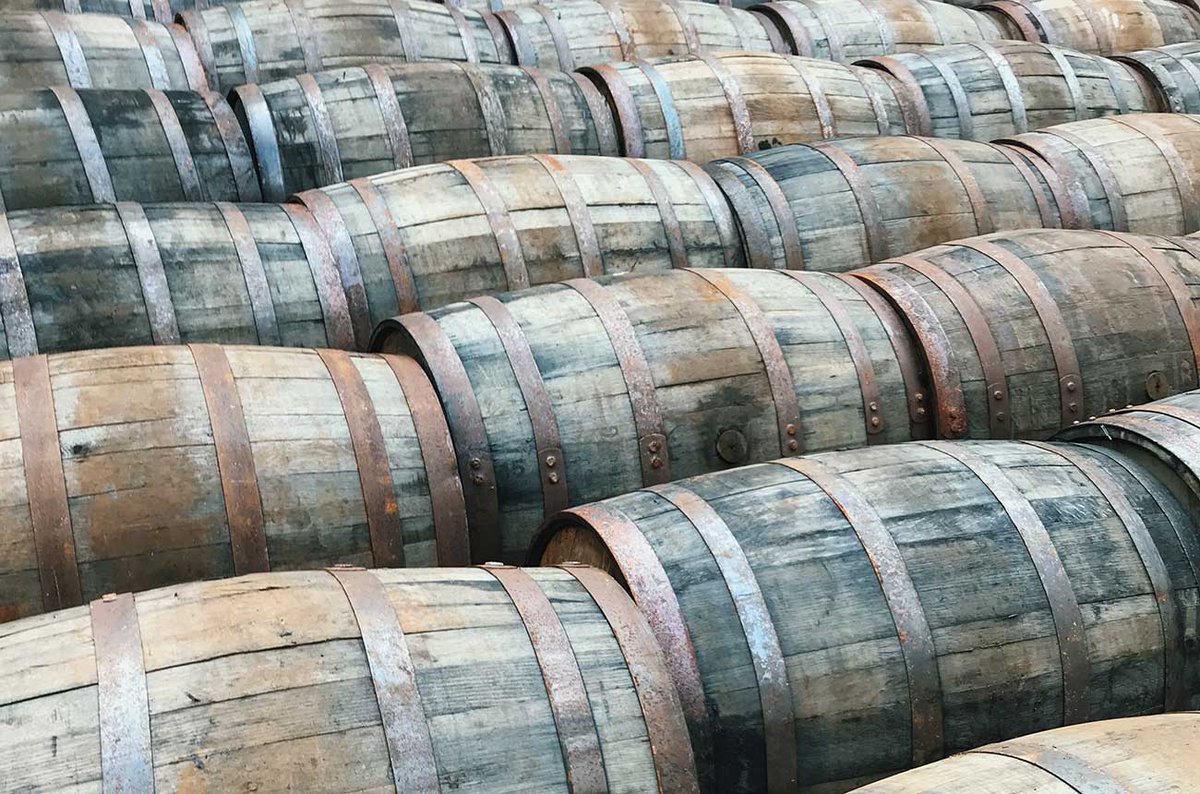 RealWineGuru's tweet photo. #Wine #Vino: US start-up makes aged spirits in 'days not years' Ageing is a legal requirement for some whiskies, including Scotch. US-based Bespoken Spirits said its new ‘sustainable maturation process’ could save the spirits industry $20bn by replacin... https://t.co/hj4MUdmha8 https://t.co/oP2usuIrPG