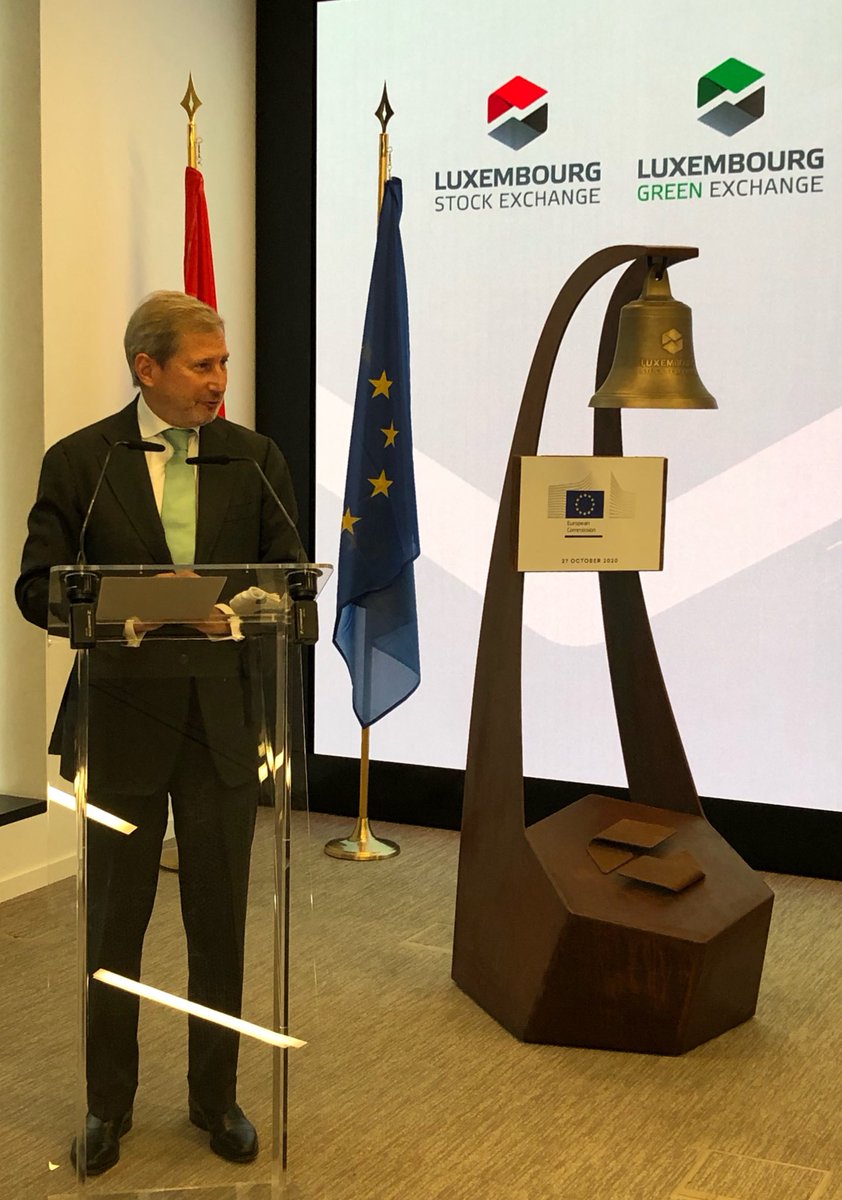 JHahnEU's tweet photo. Proud to participate in the “Ring the Bell ceremony” for the listing of the first #EU #SURE social bond at @LuxembourgSE w. PM @Xavier_Bettel & CEO Robert #Scharfe. Last week,the @EU_Commission placed successfully a €17bn inaugural social bond under the #EU #SURE instrument.1/4 https://t.co/qXL3UUkH19