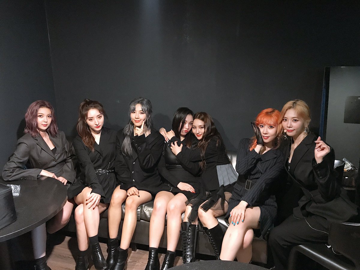 DREAMCHASER_OFC's tweet photo. Hello everybody!

We are the big family of Dreamchaser would like to say a big thank you to everyone who has supported us from the beginning until now. We are very grateful for you. We are very happy to be able to entertain all of you. https://t.co/44X3BO4xqg