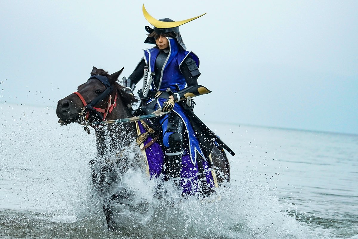 夜光夜希 衣装と筋トレやれ 戦国basara Cosplay コスプレ 我が道をゆく 伊達政宗 夜光夜希 お馬さん 甘夏 撮影 楿