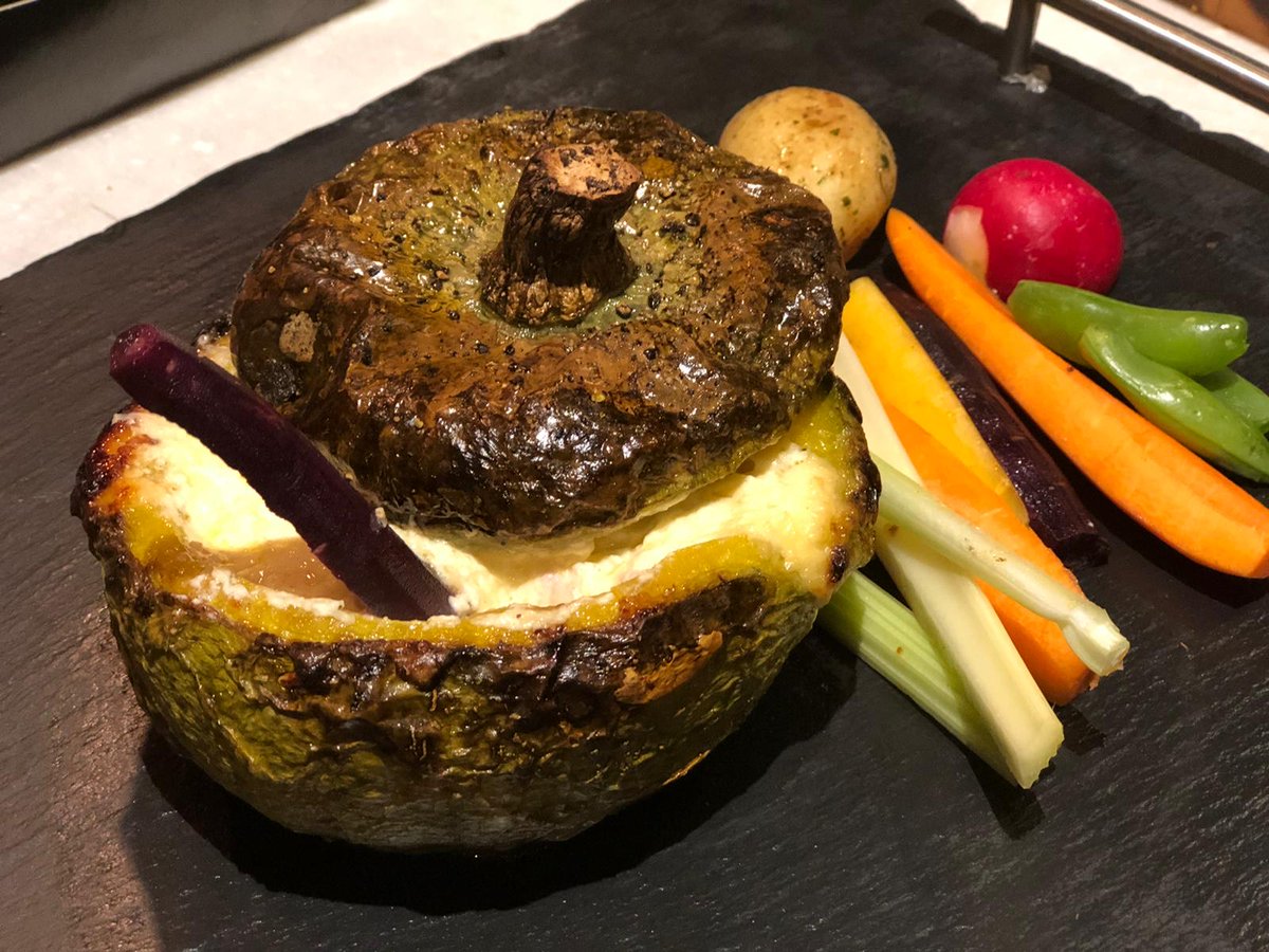durtygurties's tweet photo. Testing out some of this week's menu with a Cheese Fondue inside a roasted pumpkin 🎃 #canyougetmorehalloween #bristolfoodie #b247 #brsitolrestaurant #fooddelivery #eatlocal #bristolfooddelivery https://t.co/8qq82sqjir