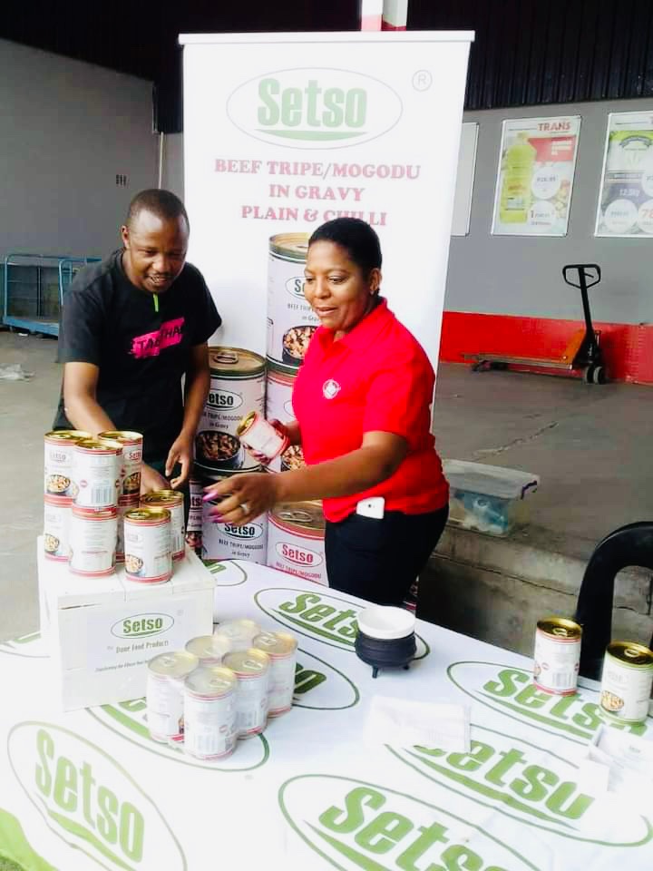 SentoMarcia's tweet photo. Setso representing Botswana π§πΌ in Zambia πΏπ².
#SetsoBeefTripe #Mogodu #PushaBW #TuesdayThoughts #TuesdayMotivation https://t.co/5Jb51pEZnH