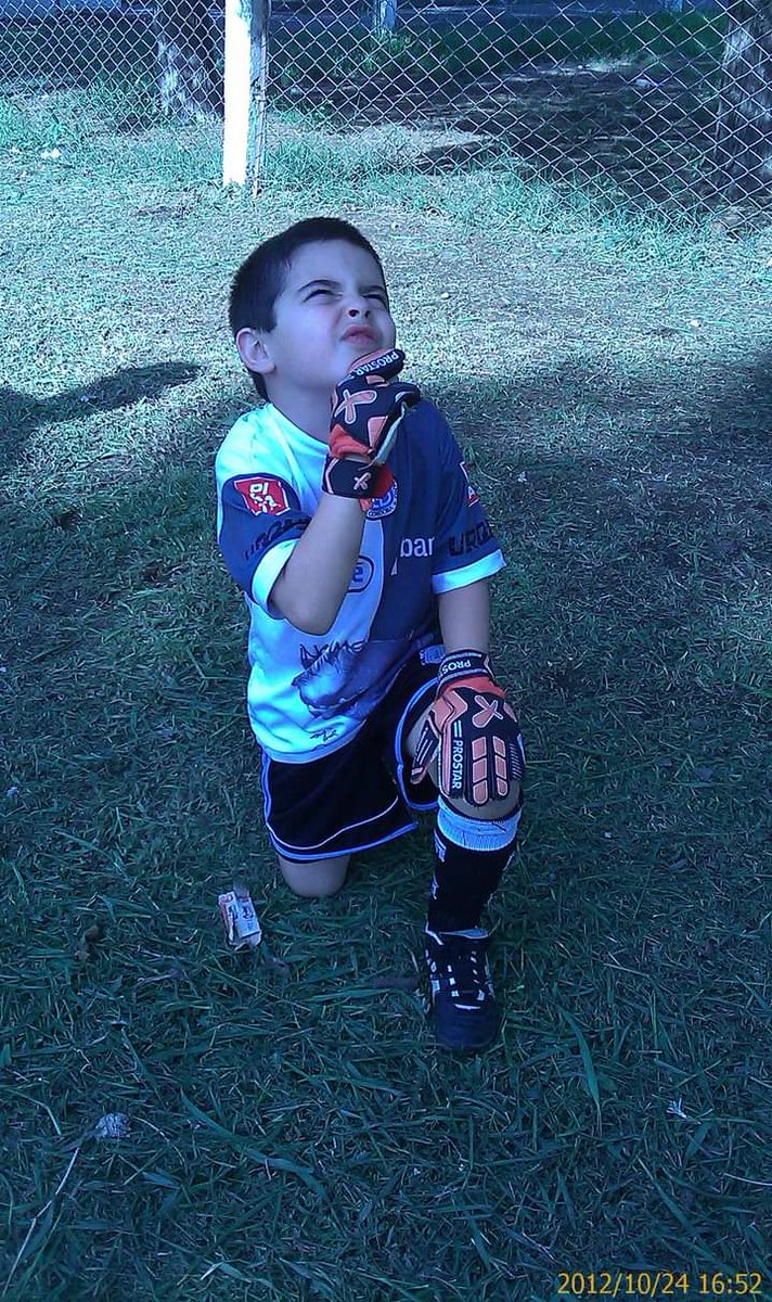 Jopirata07's tweet photo. Hola @juanca_olave ... ésto es lo que generabas en los chicos!!!
Gracias x tanto... https://t.co/CRK87ez4Nj