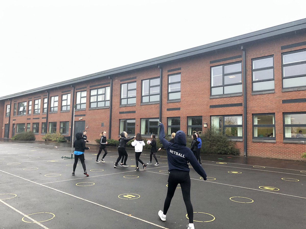 ChrystonYA's tweet photo. Active S1 Week: Netball
Had a very successful start to our active s1 week even though we were out in the rain. Thanks to everyone who signed up for Netball, we had an awesome time!  

@ChrystonNetball @NLActiveSchools @CHS_Chryston @sportscotland https://t.co/IdD2nNtsmV
