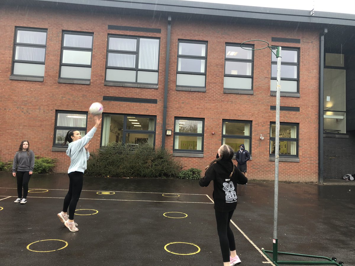 ChrystonYA's tweet photo. Active S1 Week: Netball
Had a very successful start to our active s1 week even though we were out in the rain. Thanks to everyone who signed up for Netball, we had an awesome time!  

@ChrystonNetball @NLActiveSchools @CHS_Chryston @sportscotland https://t.co/IdD2nNtsmV
