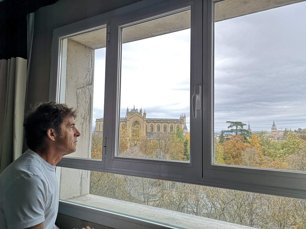 Catedral de María Inmaculada
Me llevo esta postal desde mi hotel en Vitoria en la #LaVuelta20
#RodamosJuntos
#MejorConectados https://t.co/1ebCbDvFTQ