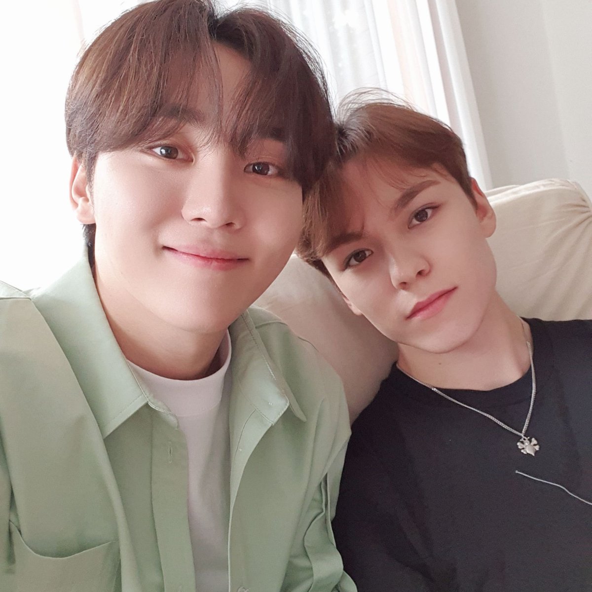 Lookatmhee_'s tweet photo. #.NewProfilePic

@Venis324 คู่คนแก่ https://t.co/RSEzO9DCyT