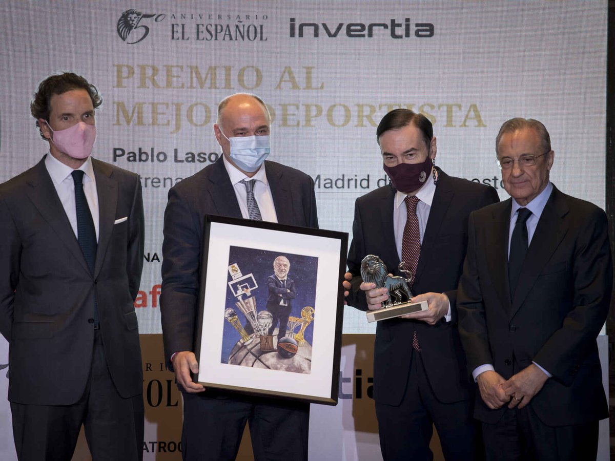 Ayer 'El Español' de Pedro J. celebró en pleno estado de alarma una fiesta a la que acudieron más de 150 personas. El evento contó con la presencia de empresarios y políticos sin medidas de seguridad y mascarillas mal puestas. Mientras al resto no nos dejan ver a nuestra familia.