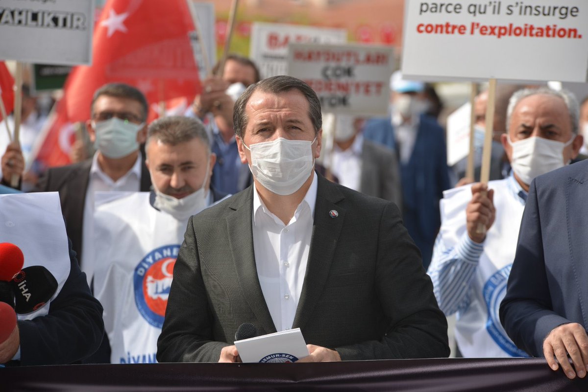 Memur-Sen olarak Macronun Peygamberimiz ve İslam hakkındaki eylem ve ifadelerini 81 ilde eş zamanlı basın açıklamalarımızla protesto ettik.
#FransaBoykot