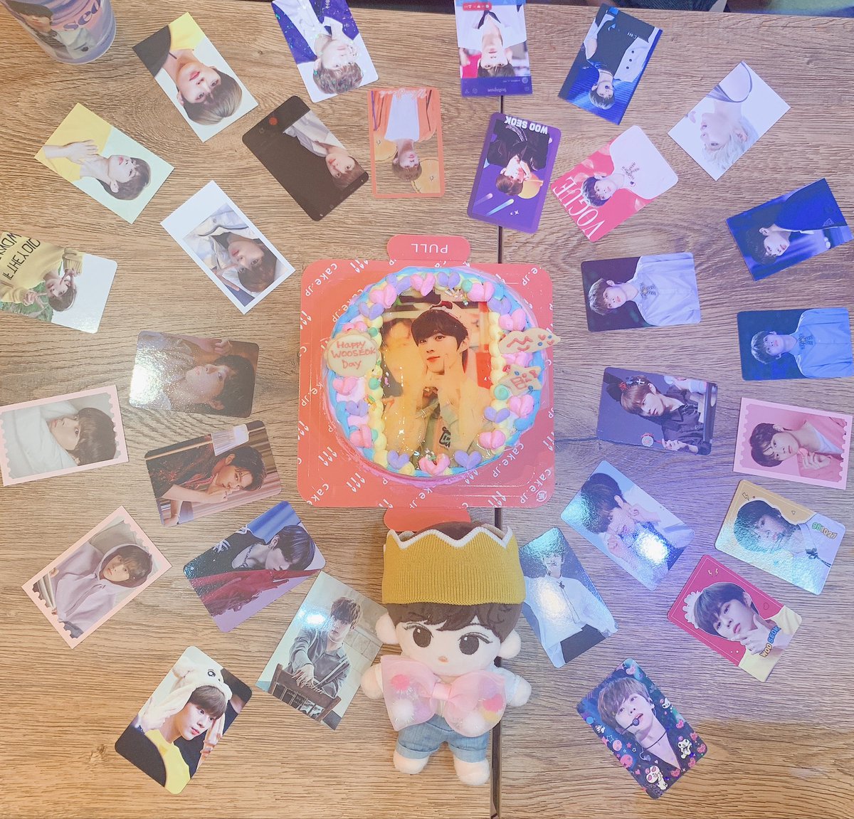 ws_ivy's tweet photo. #영원히_함께있을_Beautiful_김우석
#Happy_25th_Wooseok_Day

계속계속 우석이 할꺼고 사랑할꺼야 ✨✨생일 진짜 축하하고 우석이 앞날이 계속 빛나길 바랄게 💖 https://t.co/sbTe6vZnsq