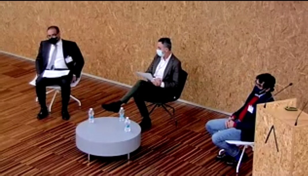 KaihoCapital's tweet photo. 👥Mesa redonda entre Pablo Serratosa del Grupo #Zriser y @cebrianmonereo del Grupo @venturebonsai:

🔹Concepto, 4 maneras de inversión. 
🔹Nuevas tecnologías. 
🔹La importancia del equipo.
🔹Transformarción a Family Office.

▪️Mediador @jimenezmarcoj. 

📍@marina_empresas https://t.co/PreNBTZahi