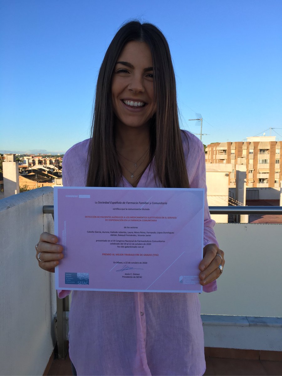 SEFAC_aldia's tweet photo. Aurora Cabello, primera autora de la comunicación ganadora en la categoría Mejor trabajo de fin de grado en el congreso #SEFACvirtual2020, también nos ha querido mandar una foto con el diploma acreditativo. ¡Enhorabuena! https://t.co/EcYvYejSGO