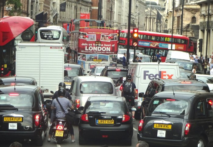 1/ You'll have recently come across claims that ' #LowTrafficNeighbourhoods cause congestion', so I thought it might be useful to show that the real cause of traffic jams on London's roads is the vast increase in the number of car journeys in recent years, in almost every borough.