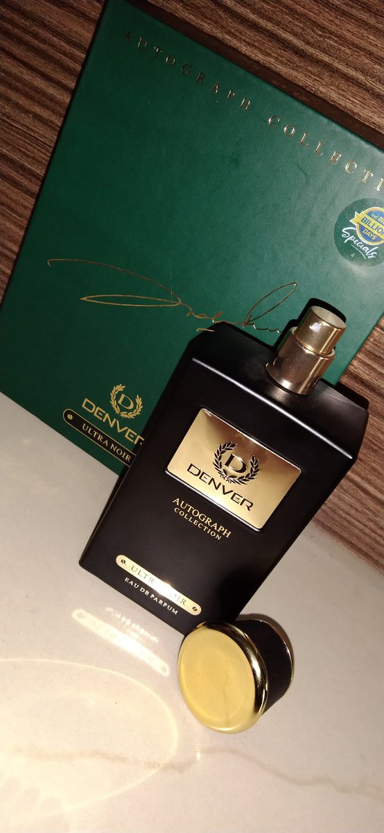 ifaridghada's tweet image. Getting a gr8 fragrance is wht i love n when it's autographed by my most fav. SRK himself..😍🤩
Wht else i look for!??  
SRK: Denver is scent of my success 
Le me: tune jo jo kaha..mene ditto kiya!  😁😉
@DenverForMen
@iamsrk 
#signofsuccess