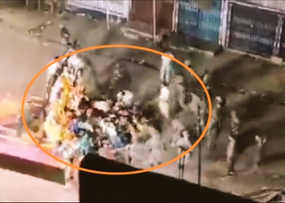 PoojaAv721's tweet photo. Wow you can conduct election rally but we cannot do puja?
 #जनरल_डायर_नीतीश_कुमार 
 IPS lipi Singh . She allowed the lynching of innocent Hindus who were doing Durga puja in Munger, Bihar. Munger police massacred &amp; shot dead innocent Hindus under her command. https://t.co/iSyBeDGoya